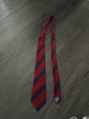 Gucci Red and Navy Diagonal Stripe Silk Tie